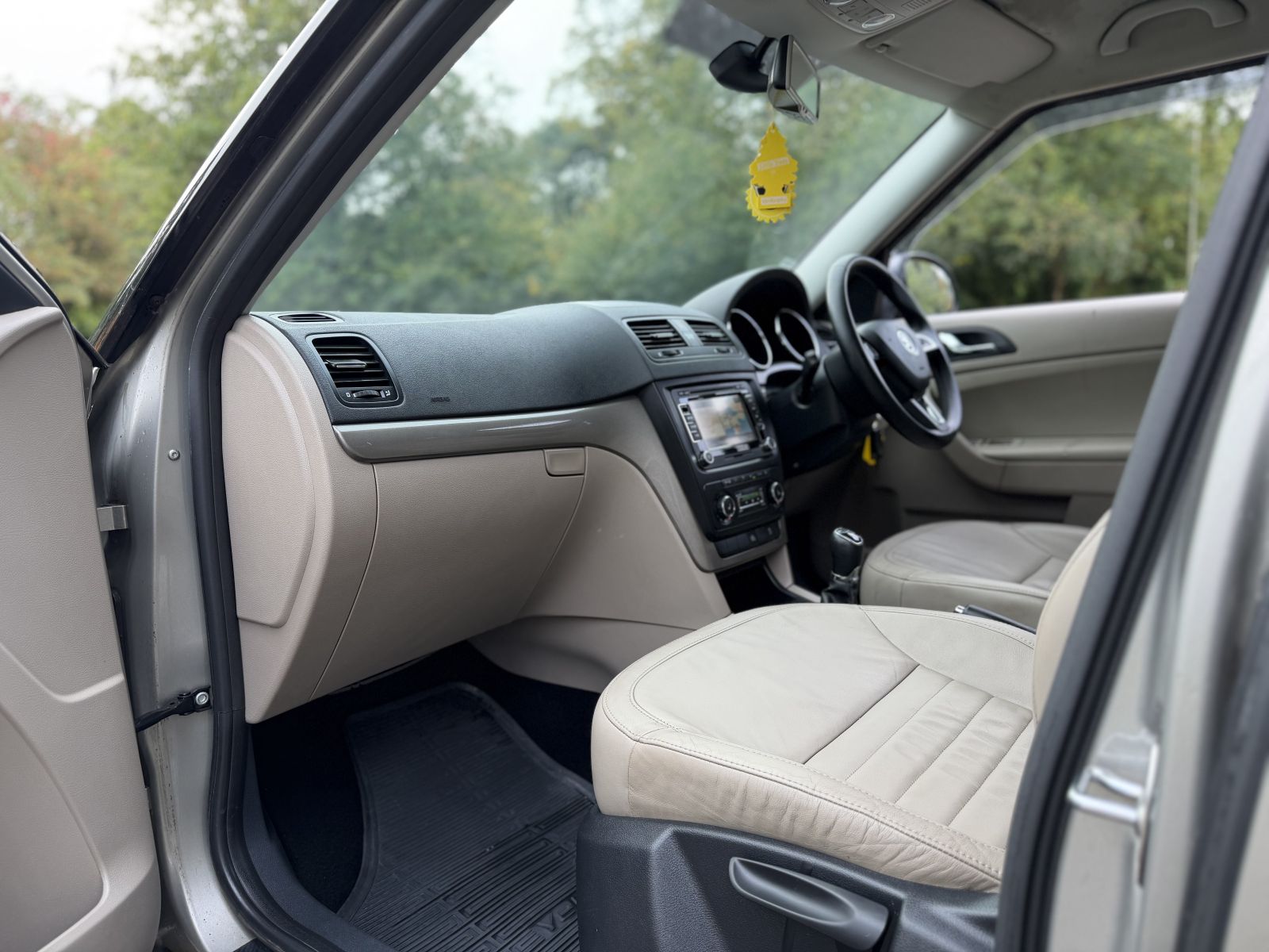 Image of Skoda  Yeti 2.0 TDI Elegance Outdoor 5dr Diesel Manual 4WD Euro 5 (140 ps)