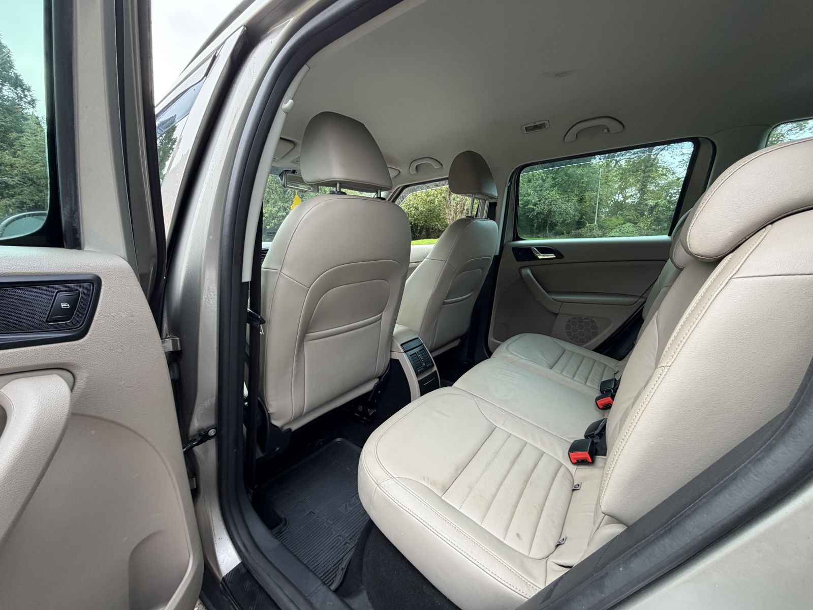 Image of Skoda  Yeti 2.0 TDI Elegance Outdoor 5dr Diesel Manual 4WD Euro 5 (140 ps)