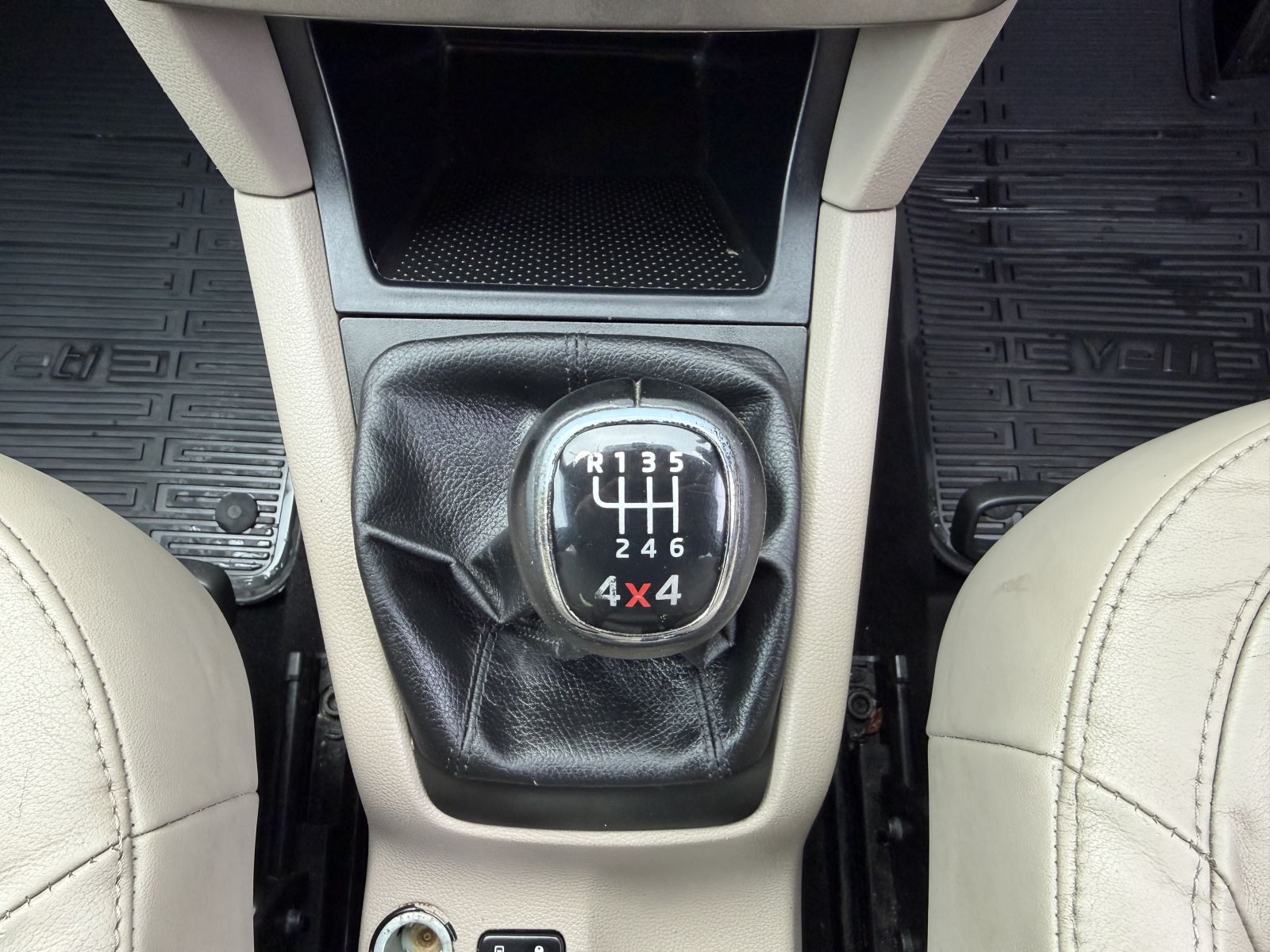 Image of Skoda  Yeti 2.0 TDI Elegance Outdoor 5dr Diesel Manual 4WD Euro 5 (140 ps)