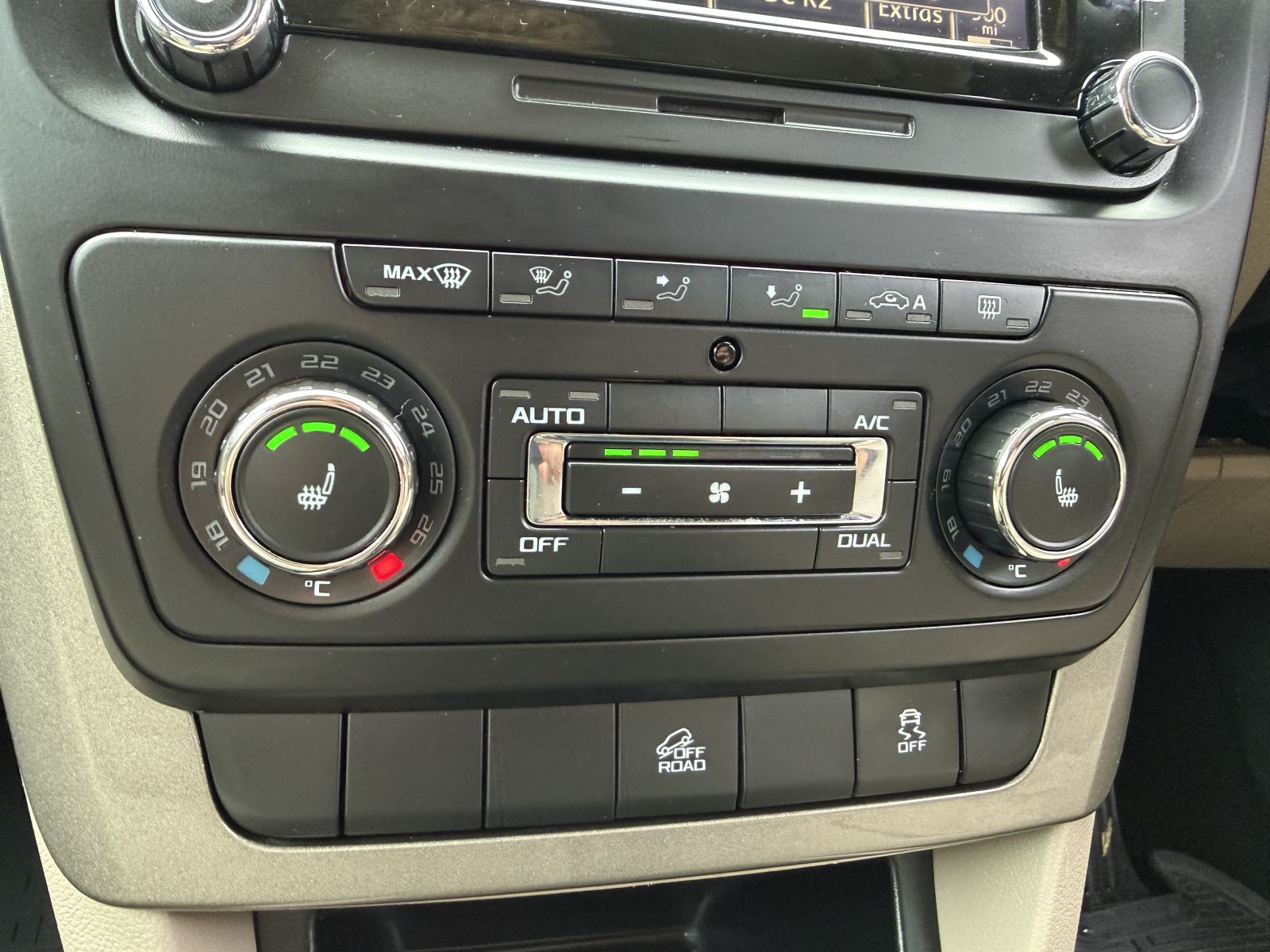 Image of Skoda  Yeti 2.0 TDI Elegance Outdoor 5dr Diesel Manual 4WD Euro 5 (140 ps)