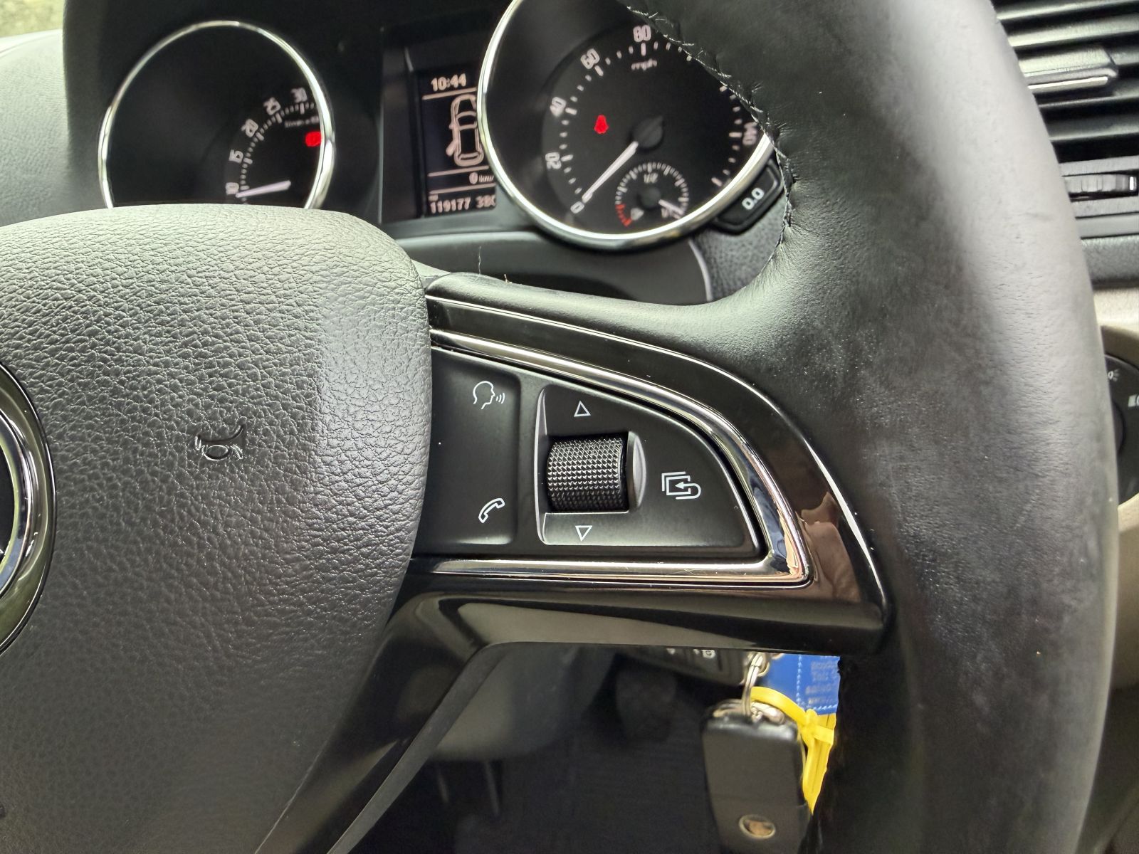 Image of Skoda  Yeti 2.0 TDI Elegance Outdoor 5dr Diesel Manual 4WD Euro 5 (140 ps)