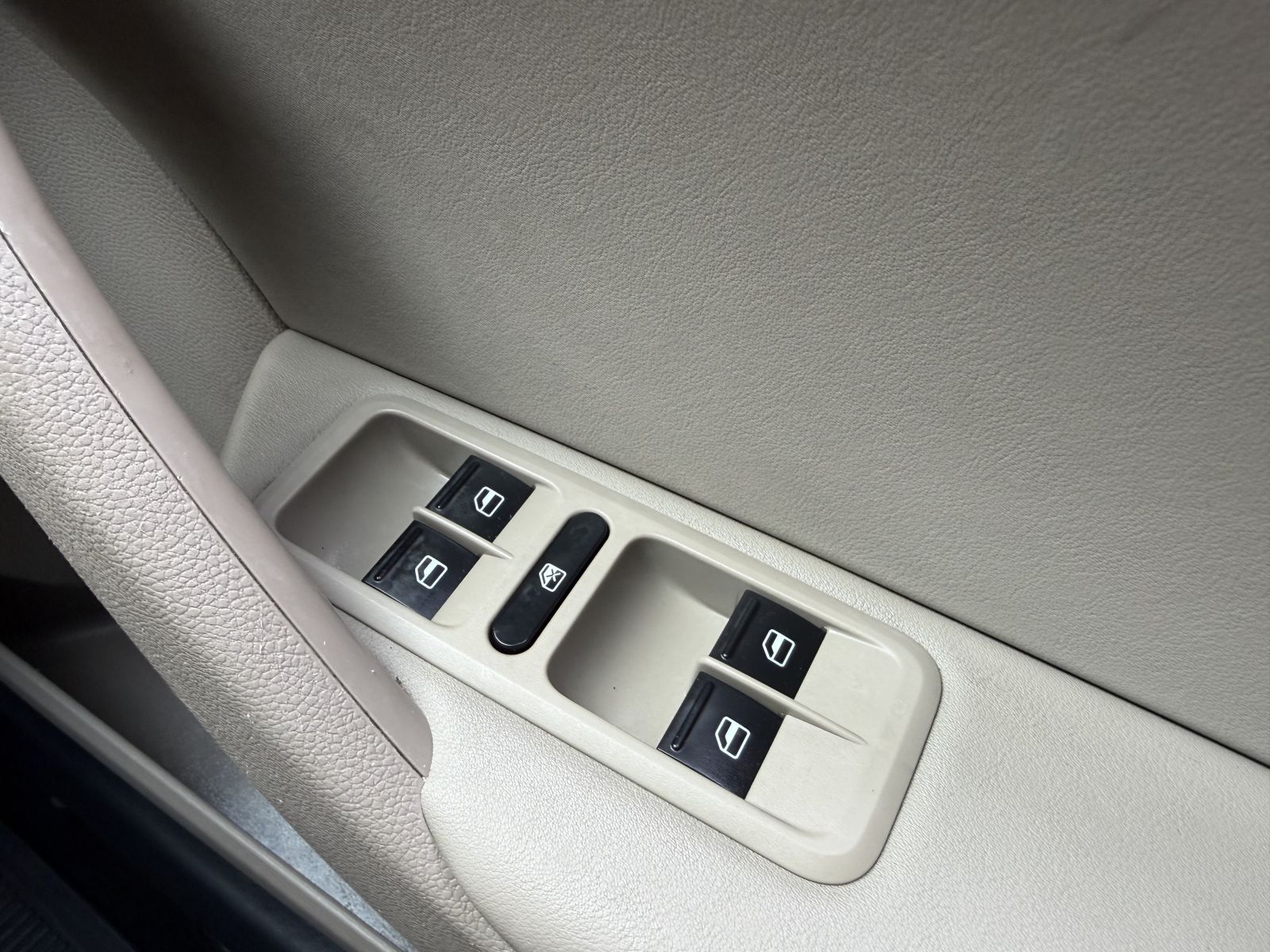 Image of Skoda  Yeti 2.0 TDI Elegance Outdoor 5dr Diesel Manual 4WD Euro 5 (140 ps)