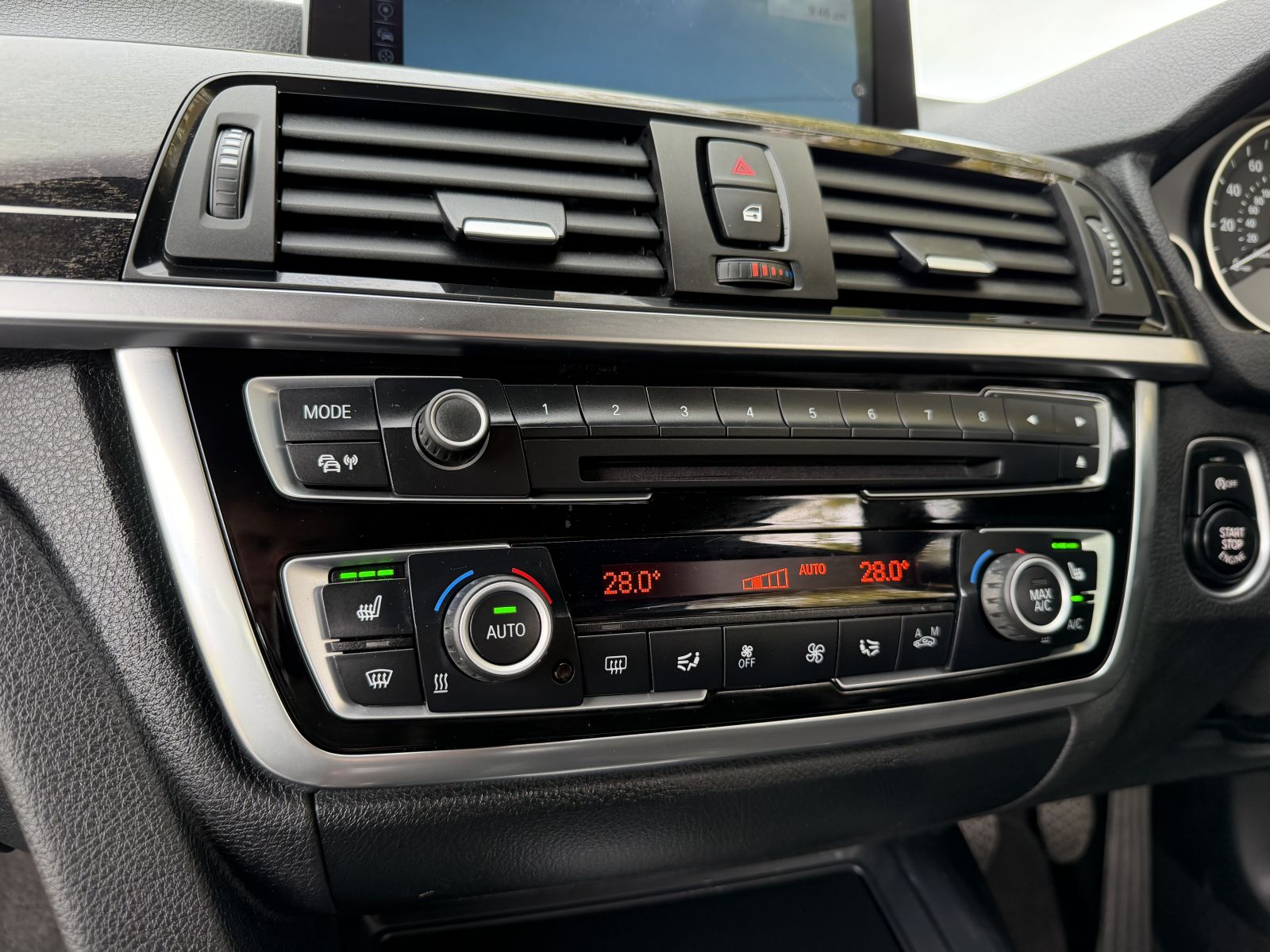 Image of BMW 4 Series 2.0 420d Luxury xDrive Euro 6 (s/s) 2dr