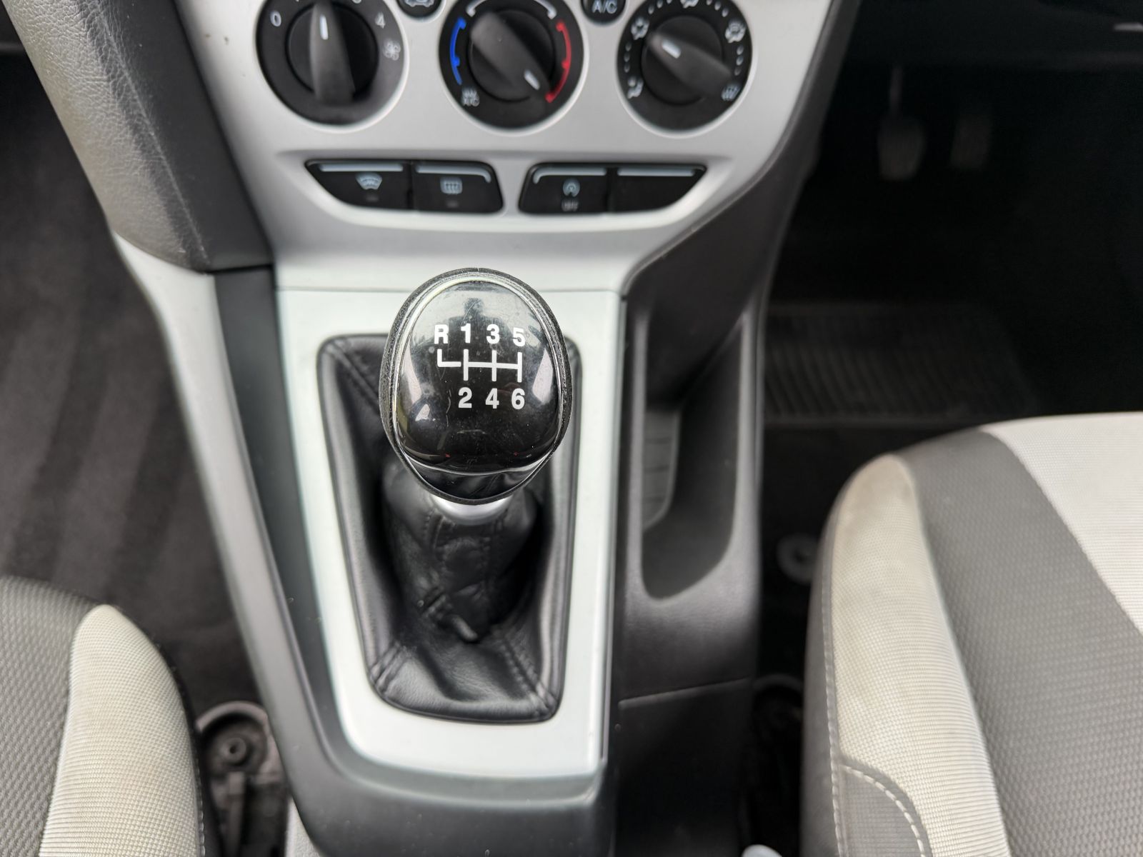 Image of Ford Focus 1.6 TDCi Zetec Euro 5 (s/s) 5dr