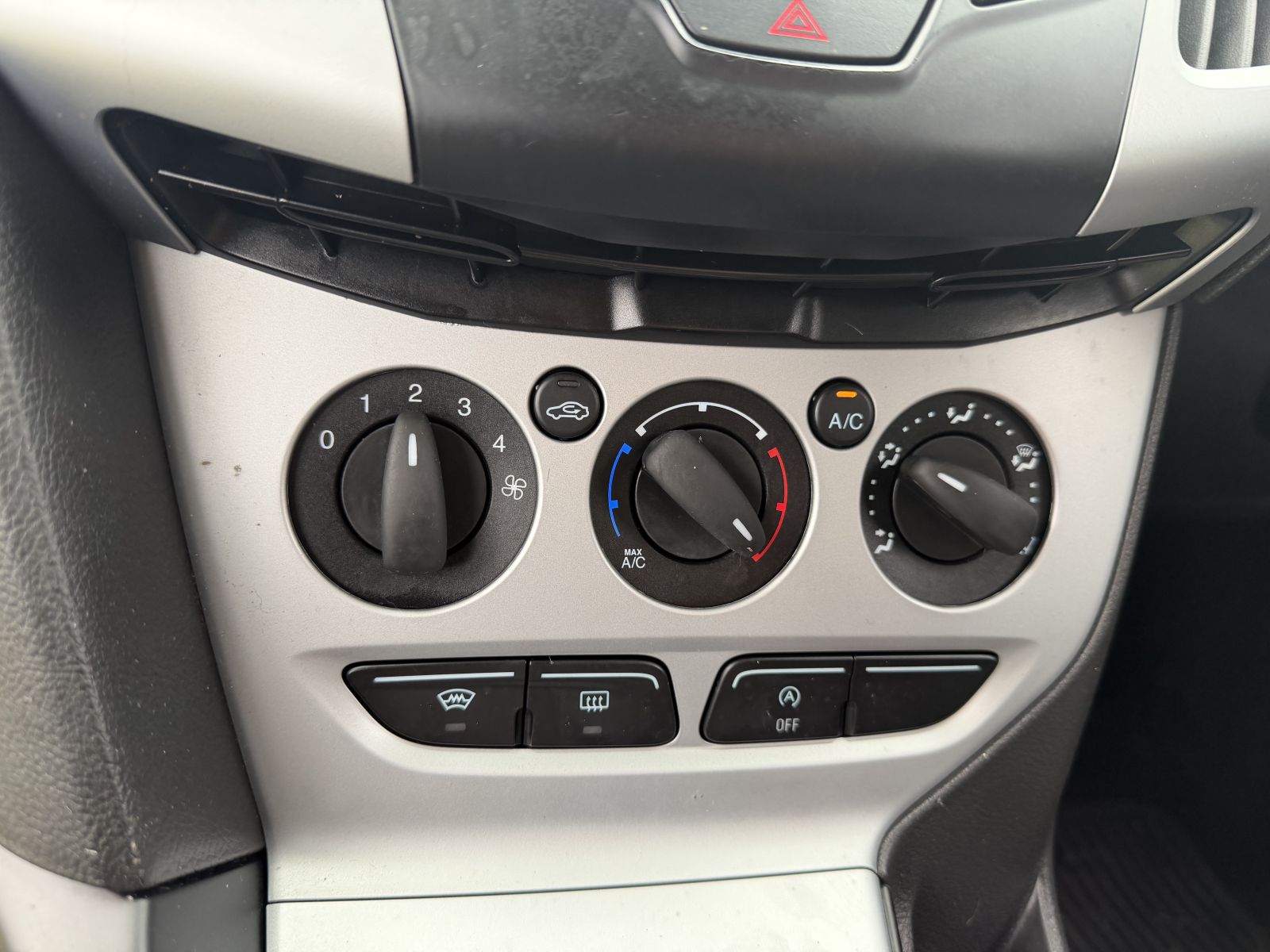 Image of Ford Focus 1.6 TDCi Zetec Euro 5 (s/s) 5dr