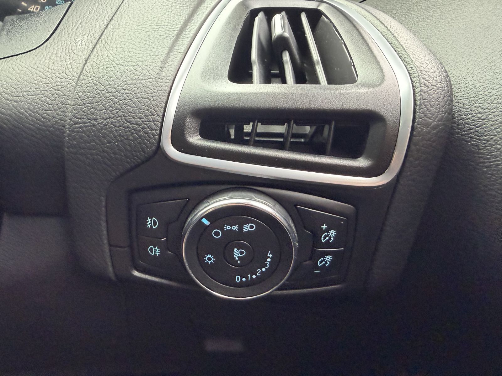 Image of Ford Focus 1.6 TDCi Zetec Euro 5 (s/s) 5dr