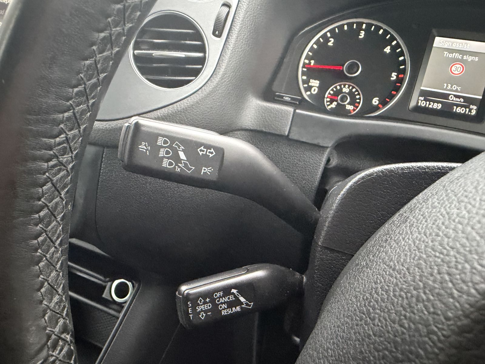 Image of Volkswagen Tiguan 2.0 TDI BlueMotion Tech SE 4WD Euro 5 (s/s) 5dr