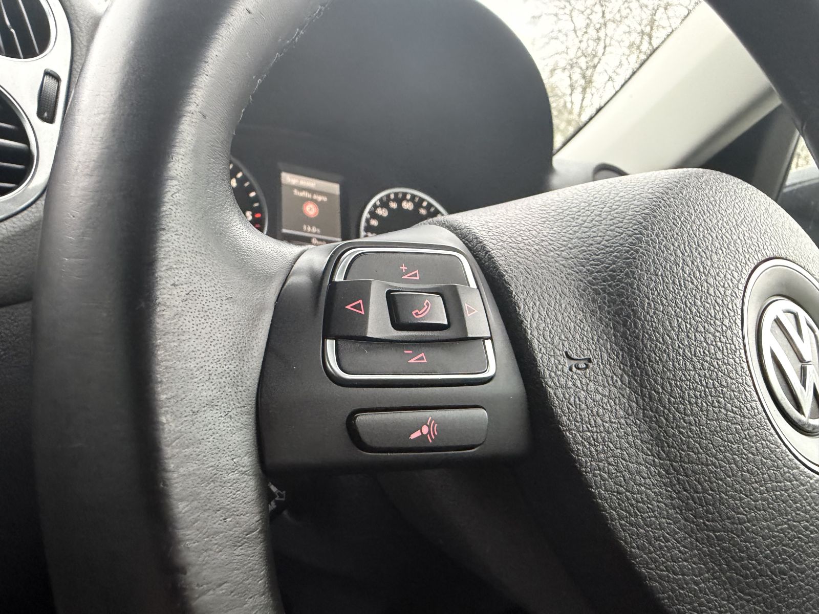 Image of Volkswagen Tiguan 2.0 TDI BlueMotion Tech SE 4WD Euro 5 (s/s) 5dr