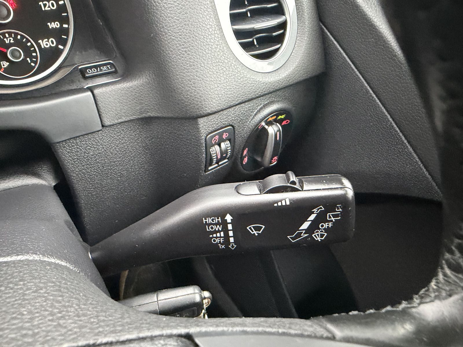 Image of Volkswagen Tiguan 2.0 TDI BlueMotion Tech SE 4WD Euro 5 (s/s) 5dr