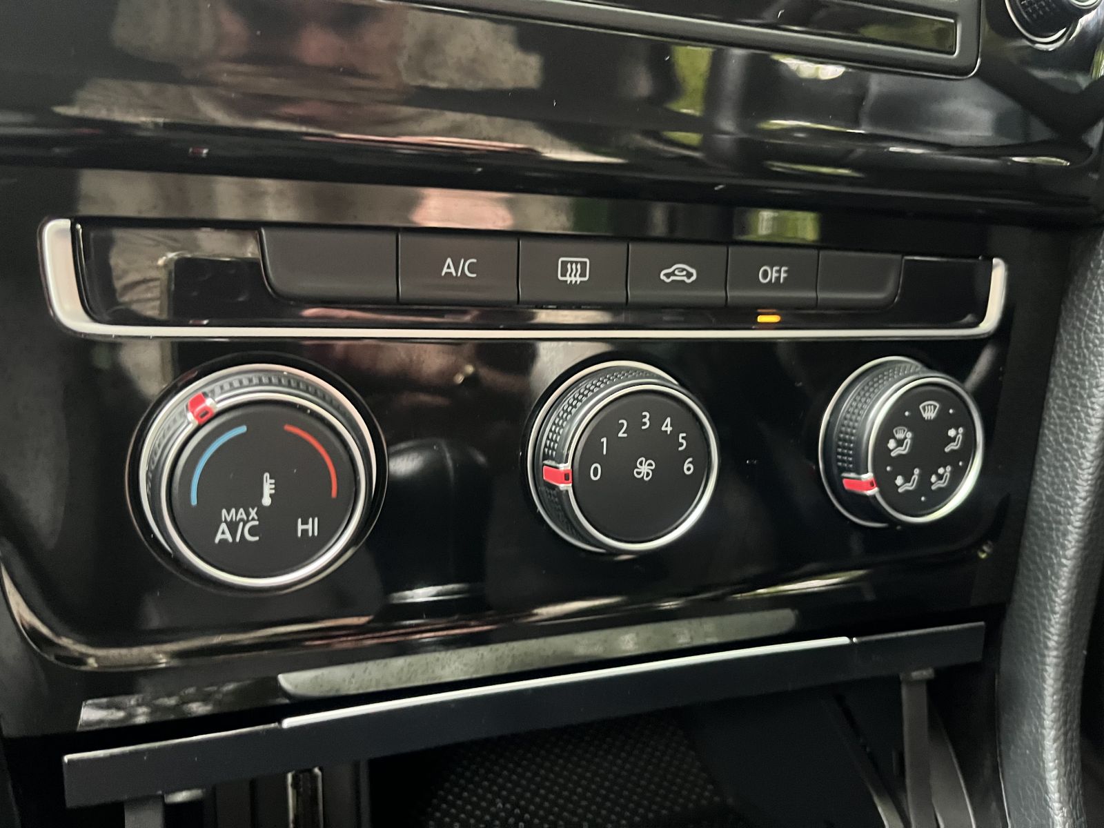 Image of Volkswagen  Golf 2.0 TDI BlueMotion Tech GT Euro 5 (s/s) 5dr