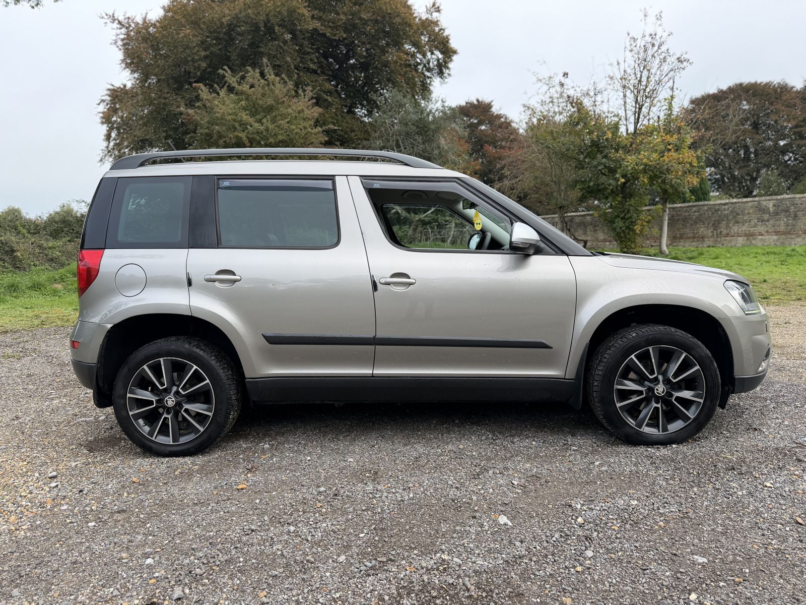 Image of Skoda  Yeti 2.0 TDI Elegance Outdoor 5dr Diesel Manual 4WD Euro 5 (140 ps)