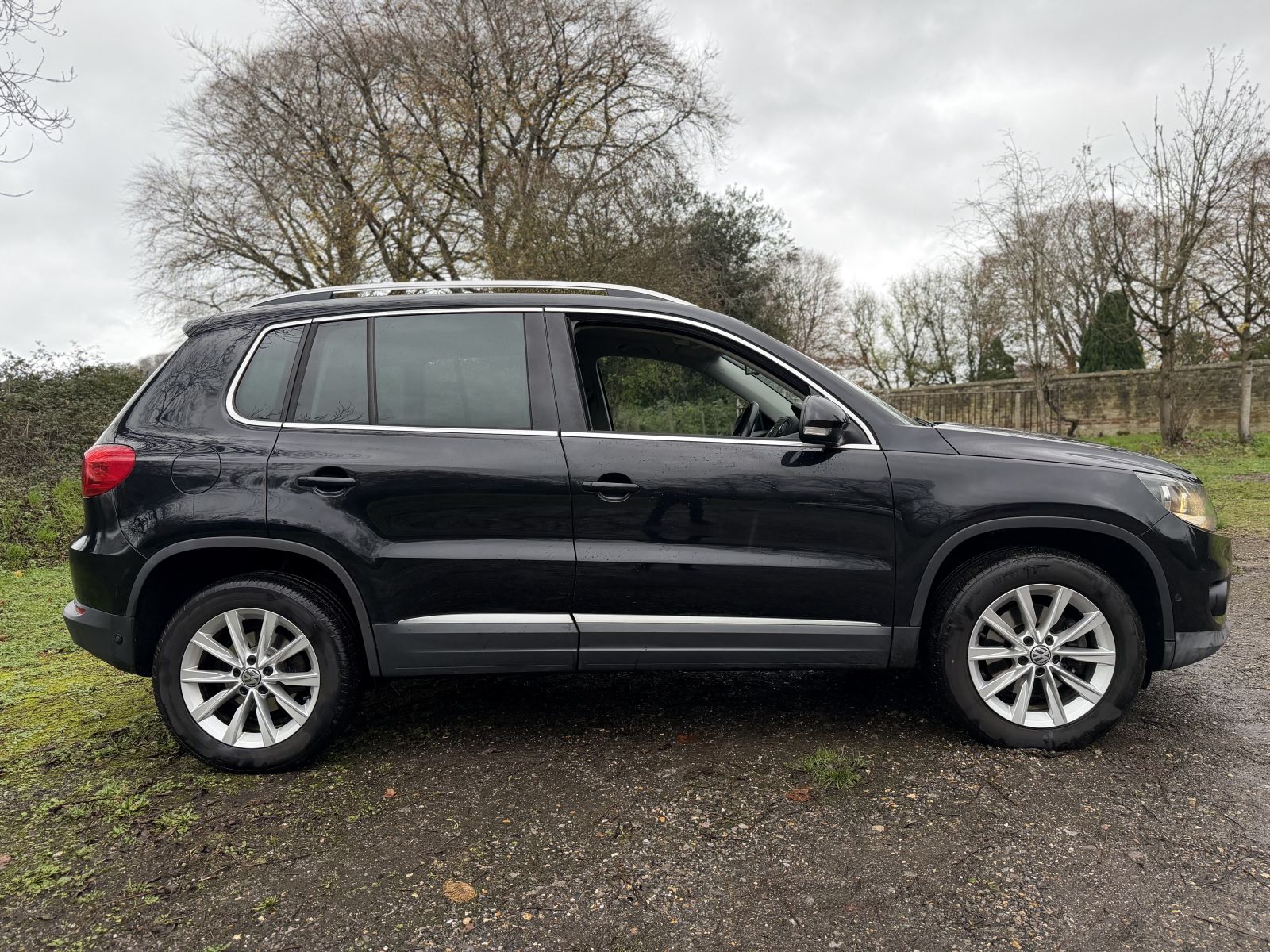 Image of Volkswagen Tiguan 2.0 TDI BlueMotion Tech SE 4WD Euro 5 (s/s) 5dr